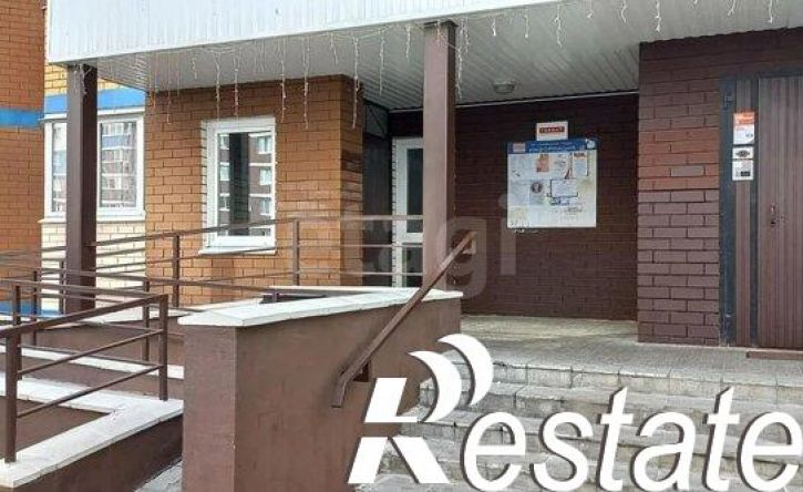 3-комн квартира улица Комарова, 53,  д. 53