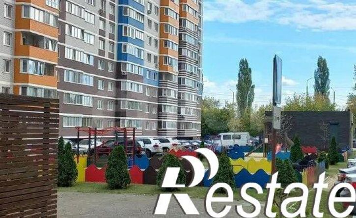 3-комн квартира улица Комарова, 53,  д. 53