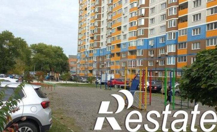 3-комн квартира улица Комарова, 53,  д. 53