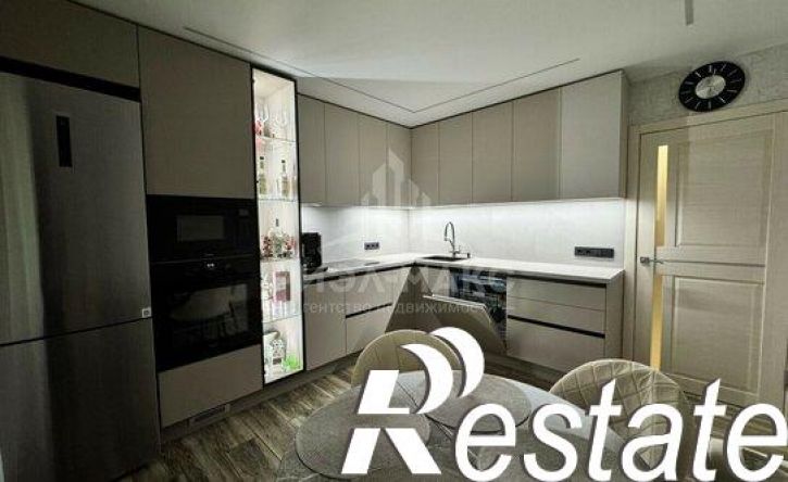 3-комн квартира улица Горбатова, 41,  д. 41