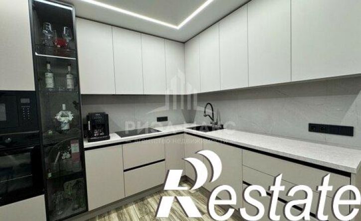 3-комн квартира улица Горбатова, 41,  д. 41