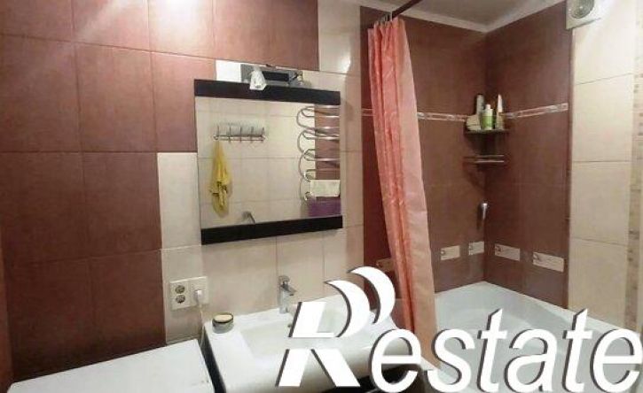 2-комн квартира улица Бурова, 35,  д. 35