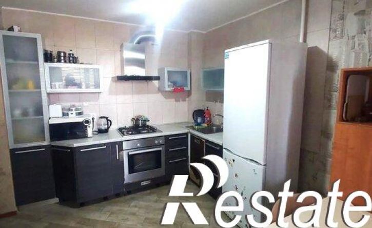 2-комн квартира улица Бурова, 35,  д. 35