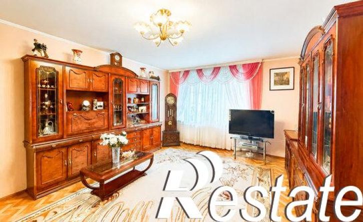 3-комн квартира улица Бурова, 36,  д. 36