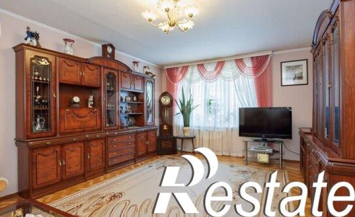 3-комн квартира улица Бурова, 36,  д. 36