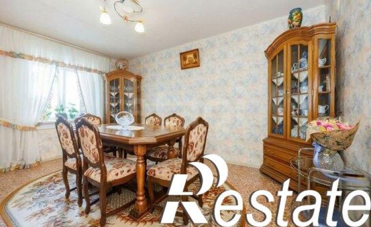 3-комн квартира улица Бурова, 36,  д. 36