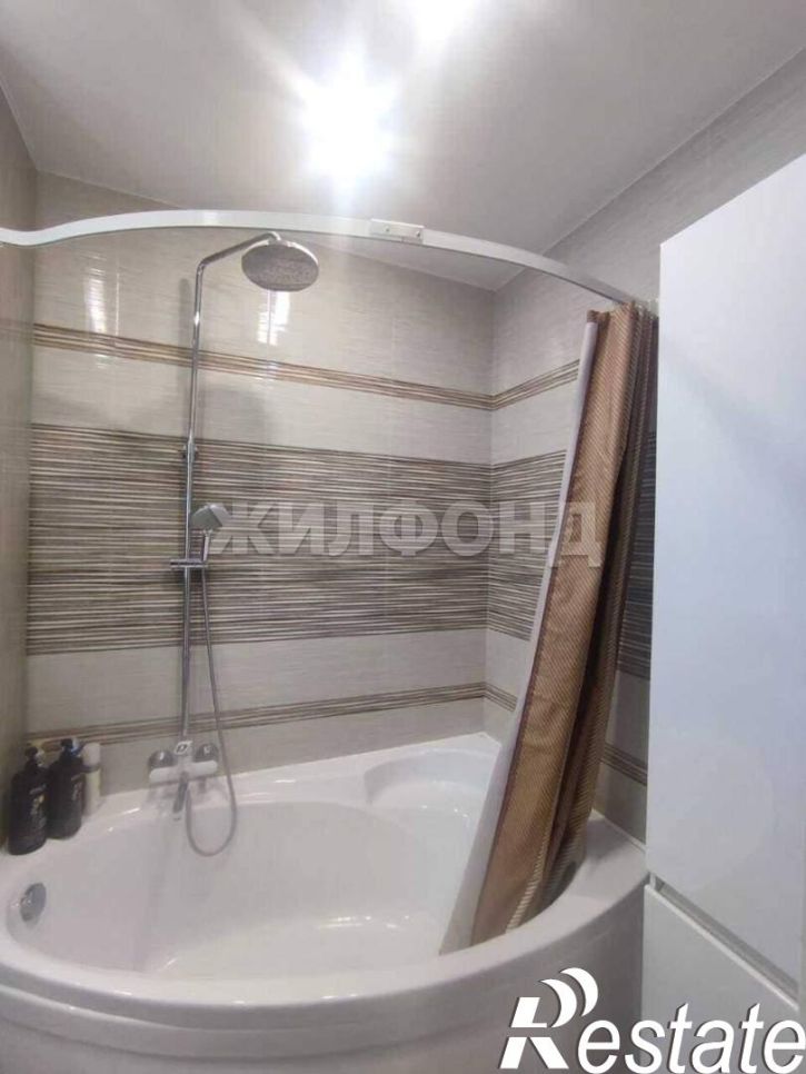 3-комн квартира Горбатова ул., д.20